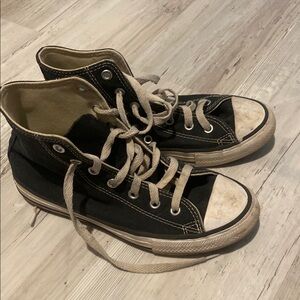 Black Converse High-Top Sneakers with white Laces, Size 2